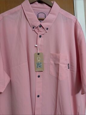 Men's Pink Short-Sleeve Button-Down Shirt